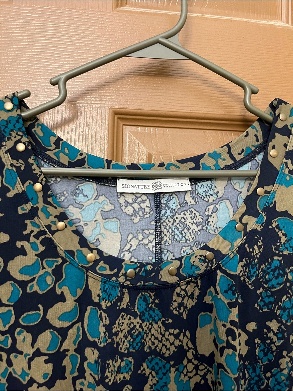Signature Collection Tunic - Picture 2 of 4